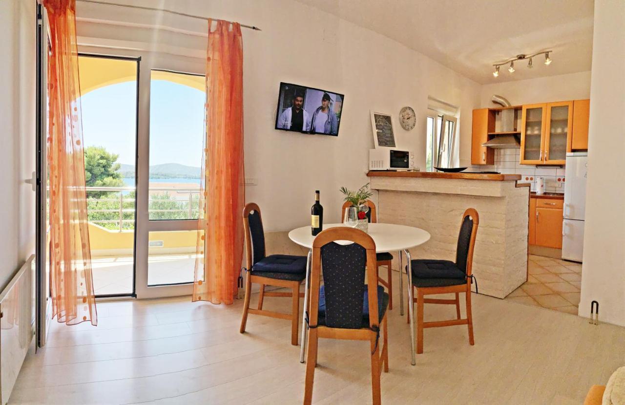 Apartments Villa Ra Zaboric Exterior photo