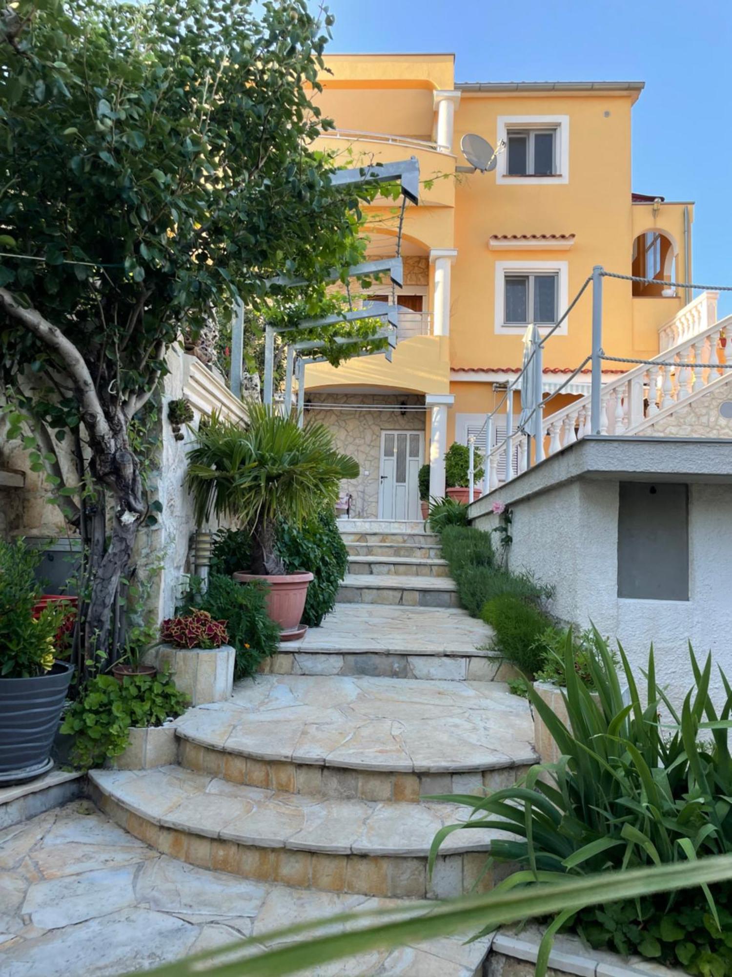 Apartments Villa Ra Zaboric Exterior photo