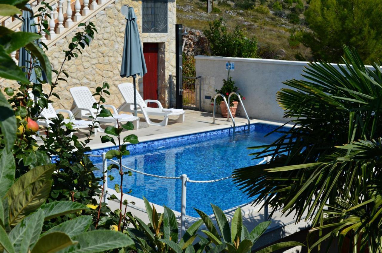 Apartments Villa Ra Zaboric Exterior photo