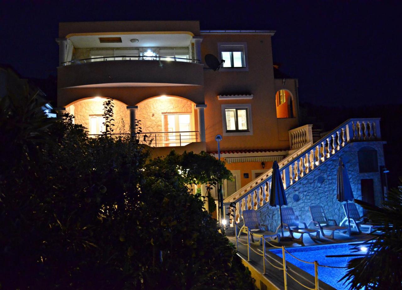 Apartments Villa Ra Zaboric Exterior photo